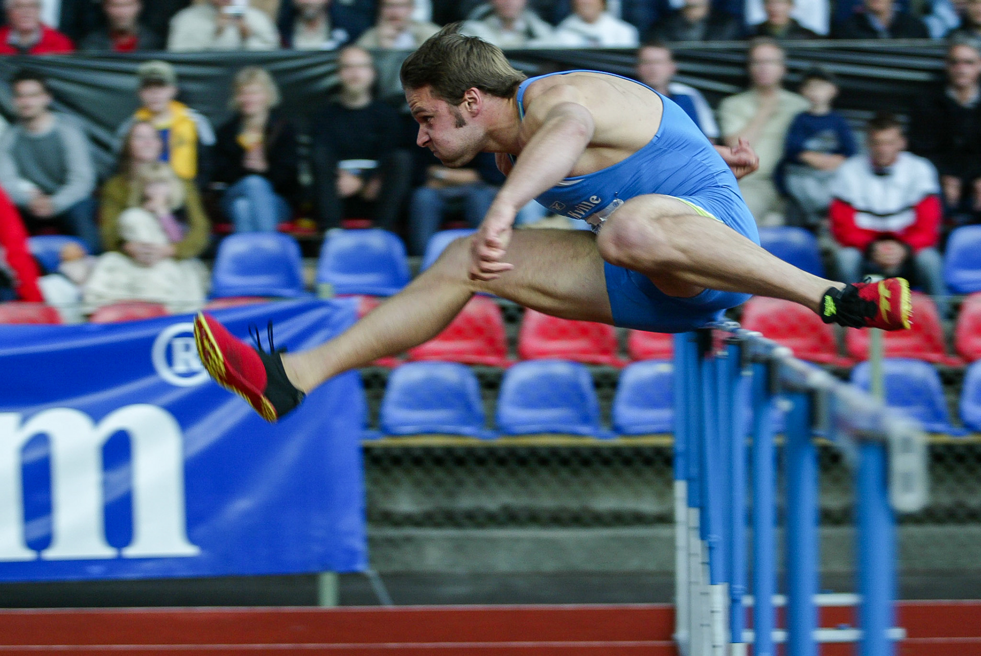 Robert Kronberg in 110 meter hurdle in Växjö 2004.