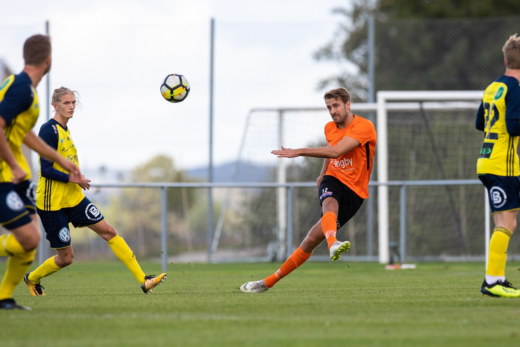 Division 1 Torns IF - Ängelholms FF 2018: Niklas Nilsson gjorde många väl avvägda uppspel från sin backposition.