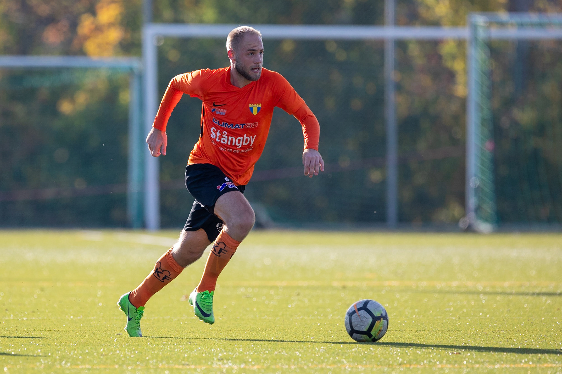 Division 1 Torns IF - Husqvarna FF 2018:Patrik Östlund forcerar fram.