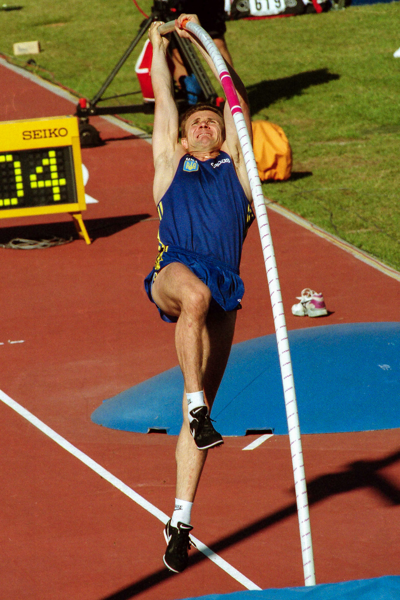 Sergej Bubka took his fifth consecutive world championship title in the pole vault at the World Championship in Gothenburg 1995.