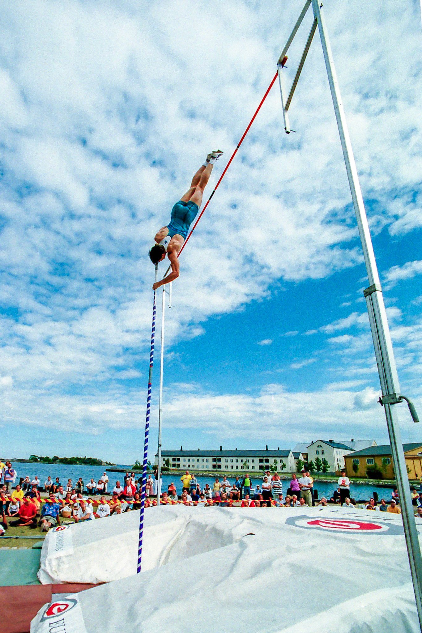 Jeff Hartwig in pole vault in Karlskrona 1997