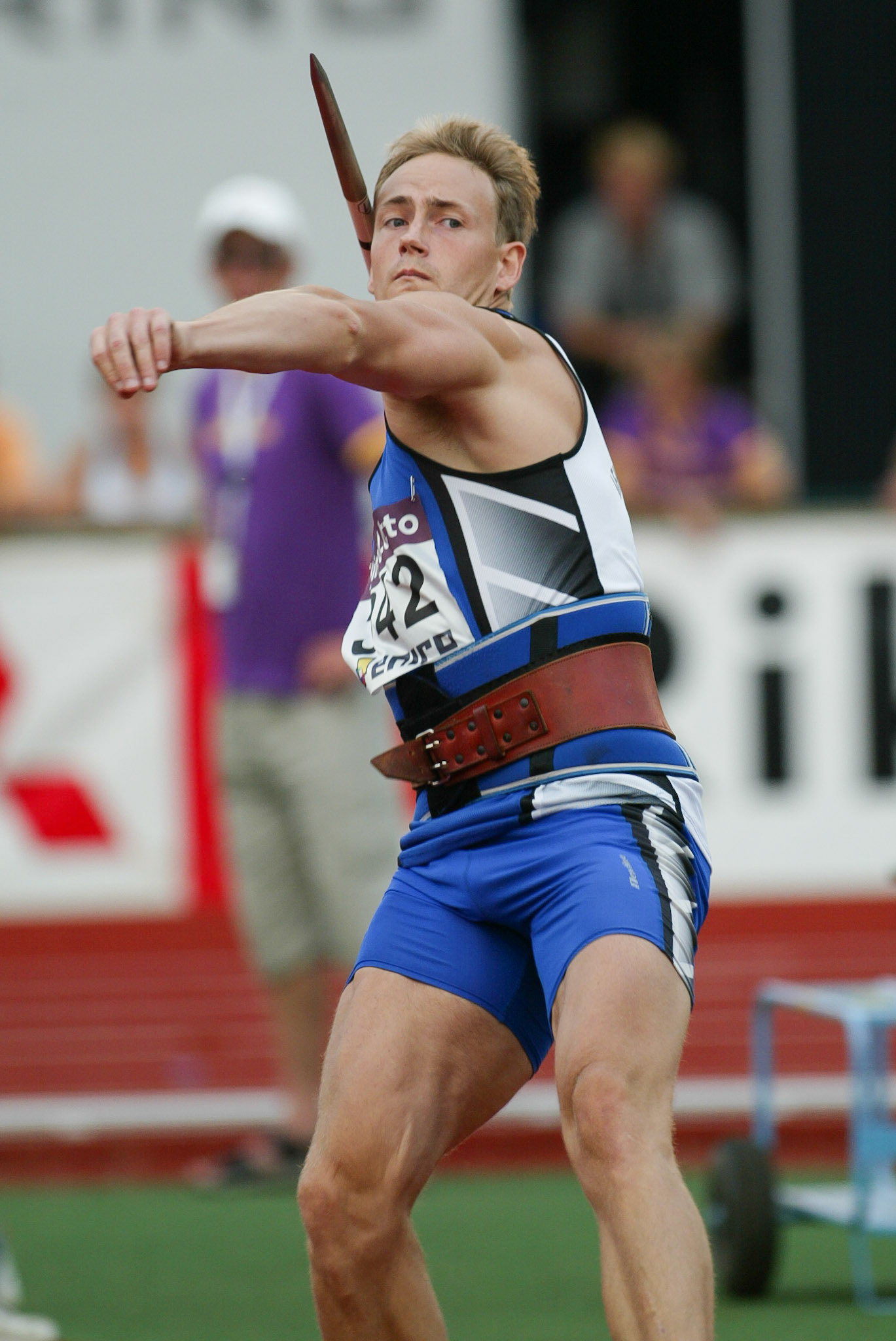 Daniel Ragnvaldsson in the javelin at the Swedish Championship in Karlstad 2004.