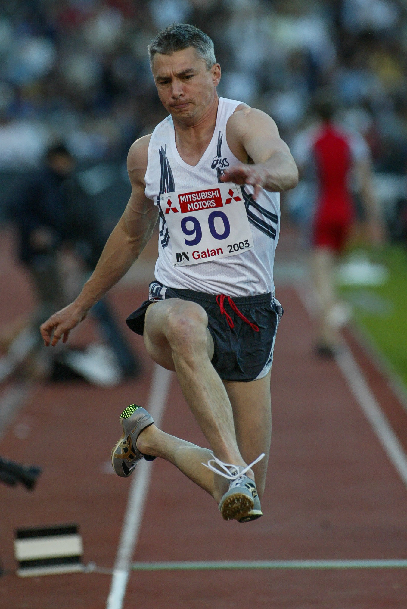 Jonathan Edwards in the triple jump in Stockholm 2003.