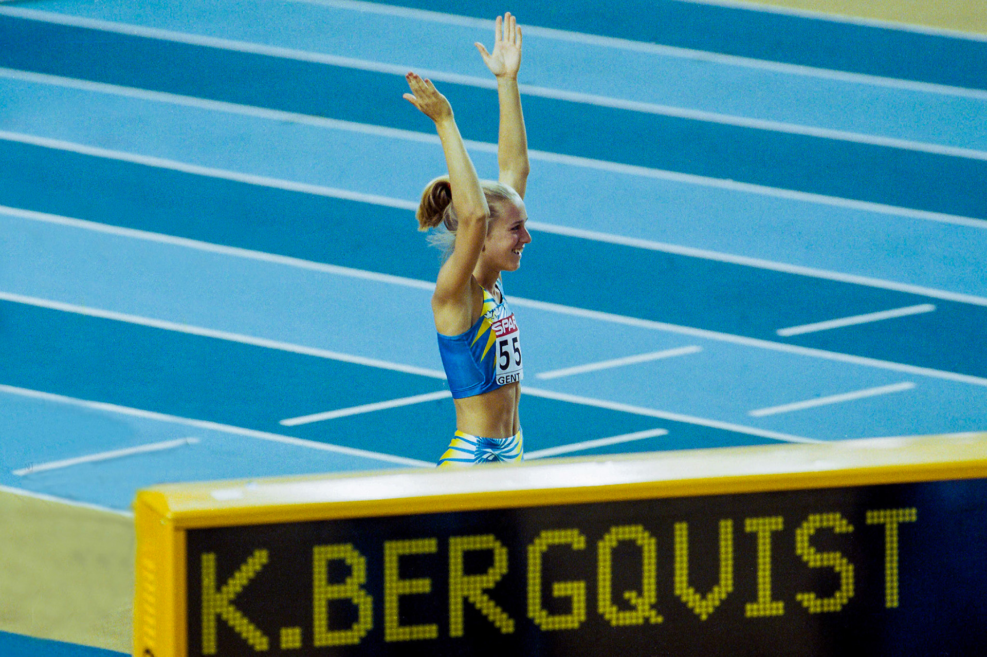 Kajsa Bergqvist won the high jump in 2.00 at the European Indoor Championship in Ghent 2000.