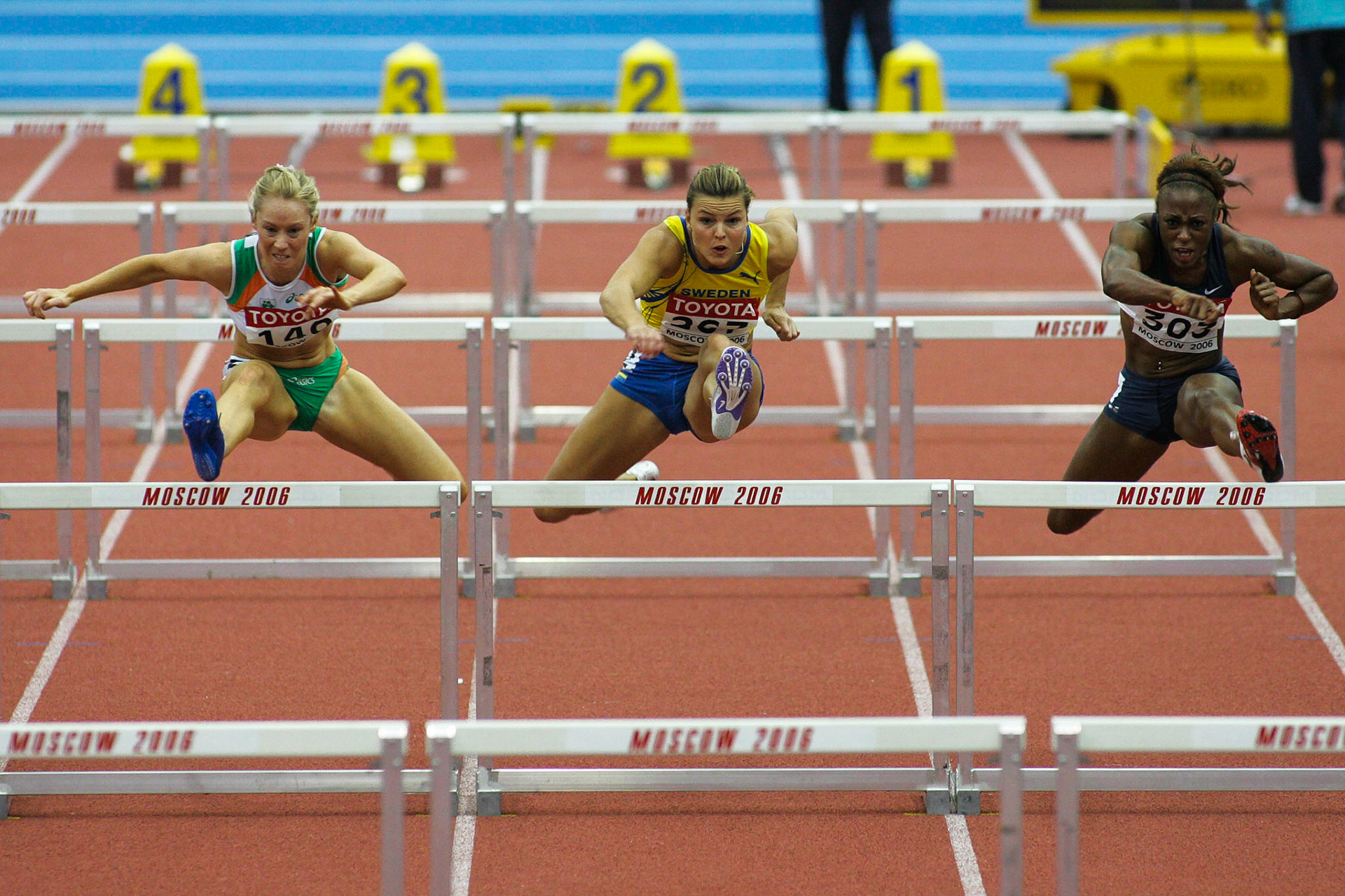 Susanna Kallur was third in the 60 meter hurdle at the World Indoor Championship in Moscow 2006. The winner Derval O'Rourke from Ireland on the left won and Dnaielle Carruthers on the rignht was fourth.