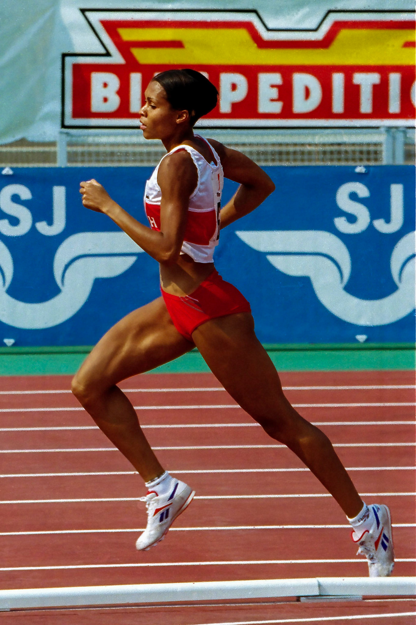 Middle distance runner Maria Akraka won both the på 800 and 1500 meter at the Swedish Championship in Gothenburg 1994: