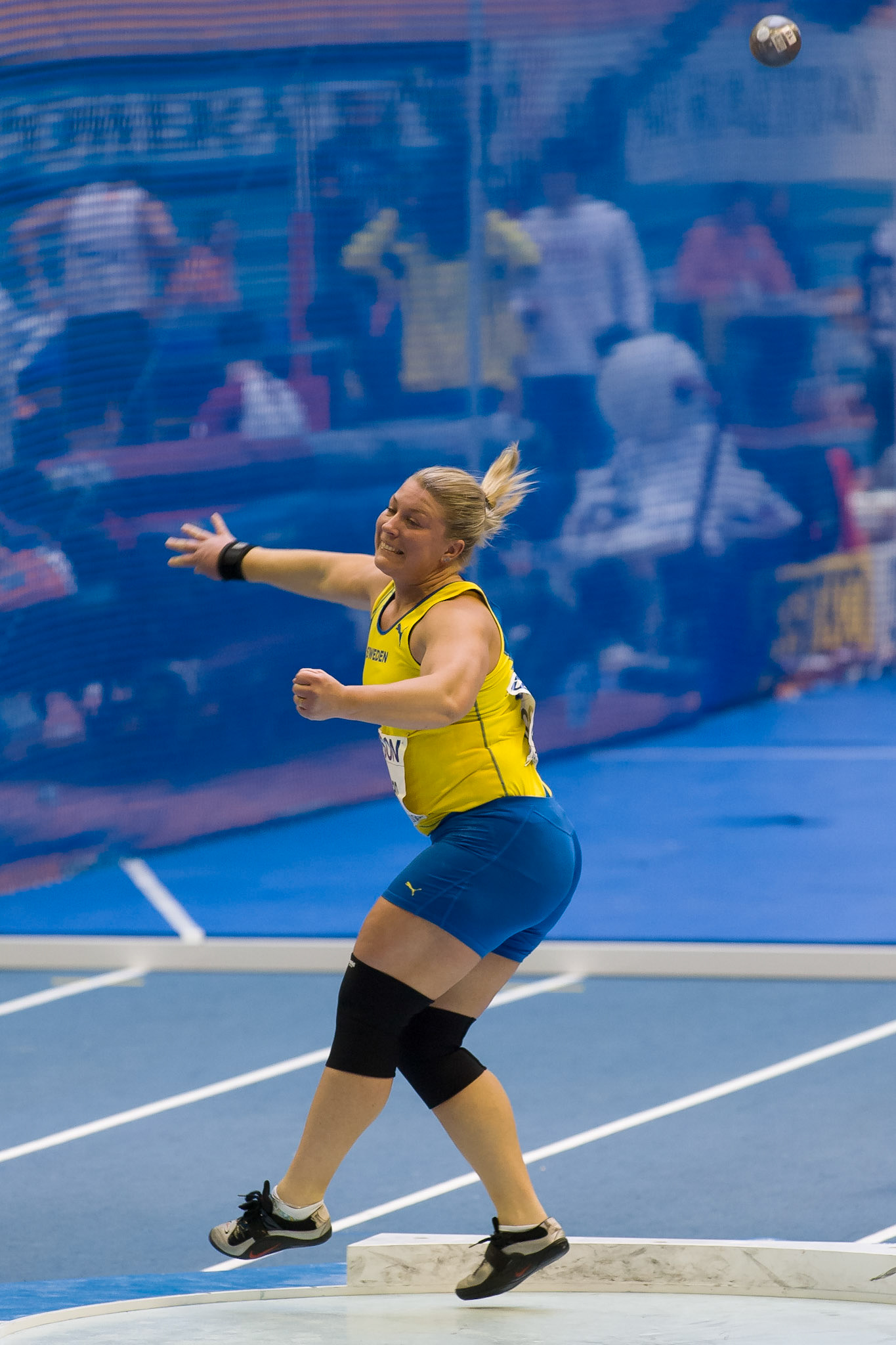 Helena Engman in the shot put at the World Indoor Championship in Valencia 2008.