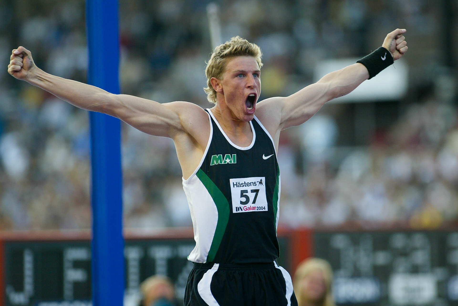 Jesper Fritz jumped a Swedish junior  record with 5.45 in the pole vault in Stockholm 2004.