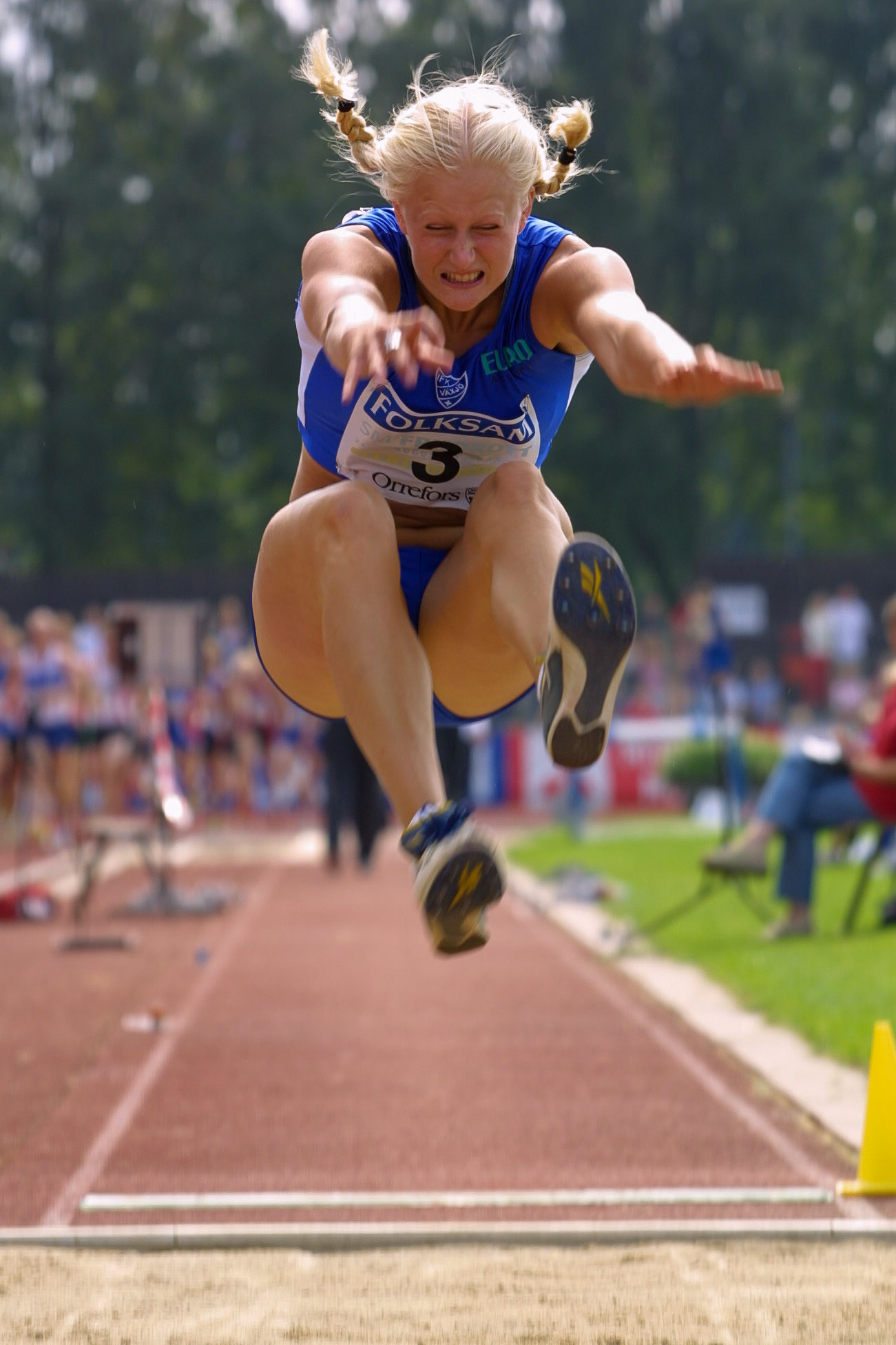 18 year old Carolina Klüft won the long jump at the Swedish Championship in Växjö 2001.