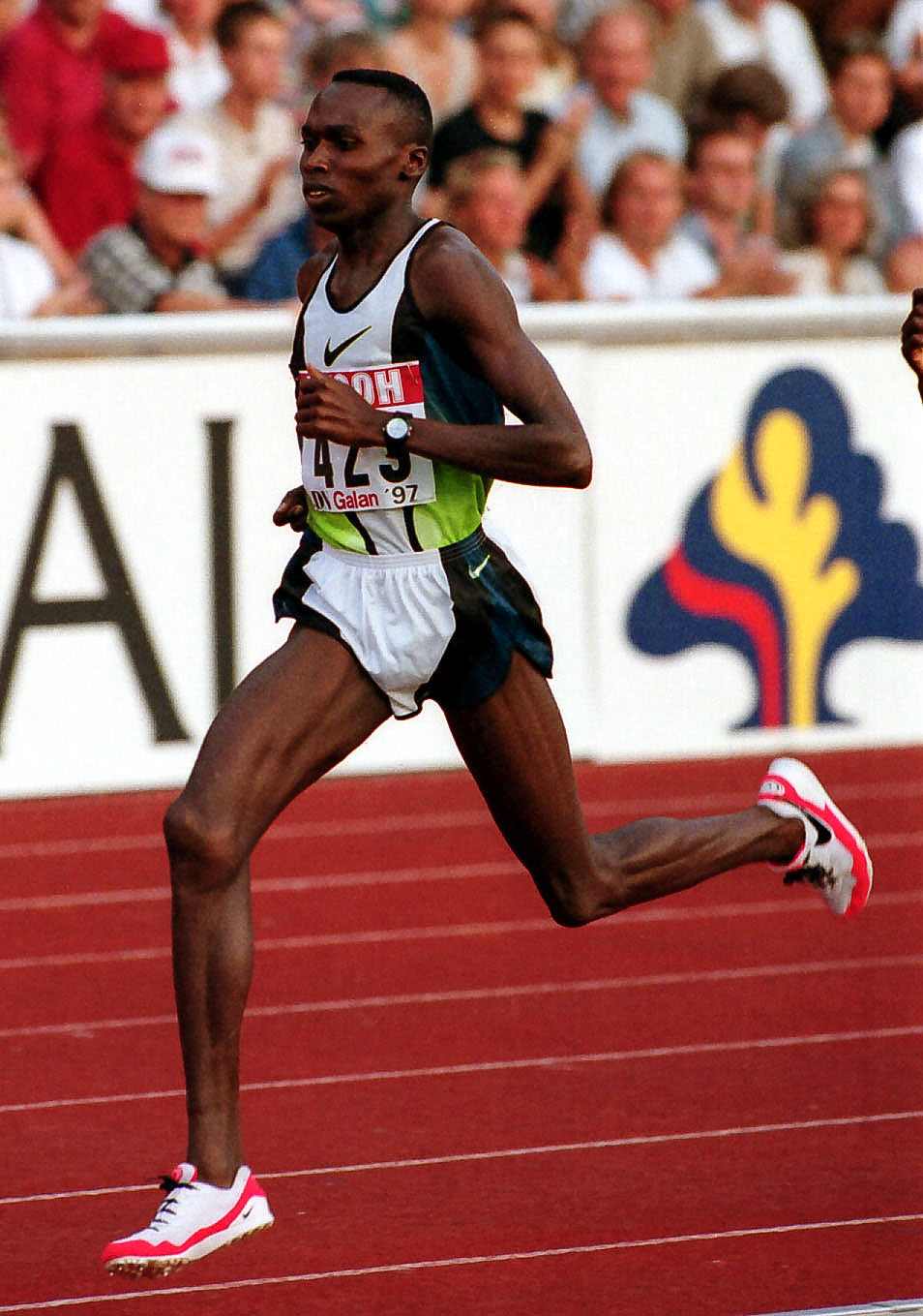 Wilson Kipketer equalled the world record at 800 meter with 1:41,73 in Stockholm 1997.