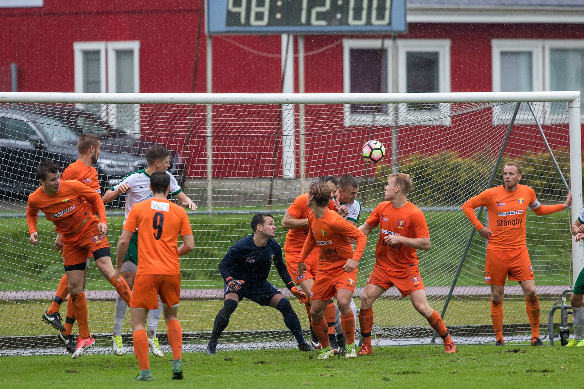 Division 2 Prespa Birlik - Torns IF 2017: Tidigt i andra halvlek letade sig en boll i Torns mål efter en hörna.