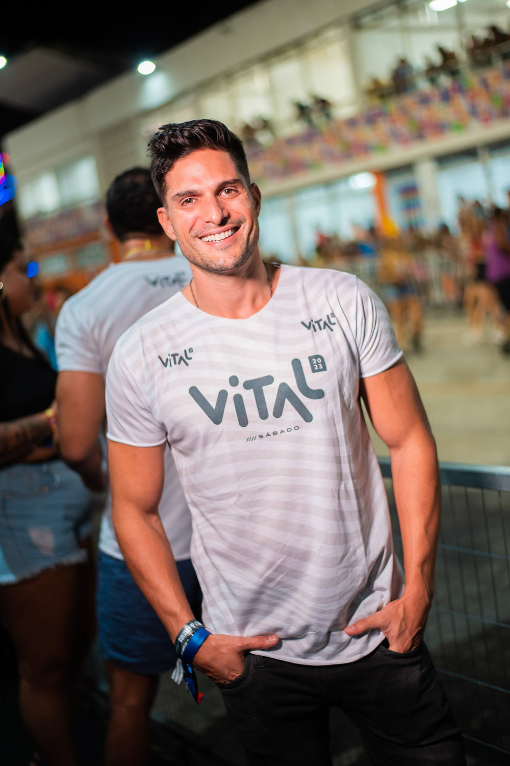 ANDRÉ MARTINELLI by Monique Janutt