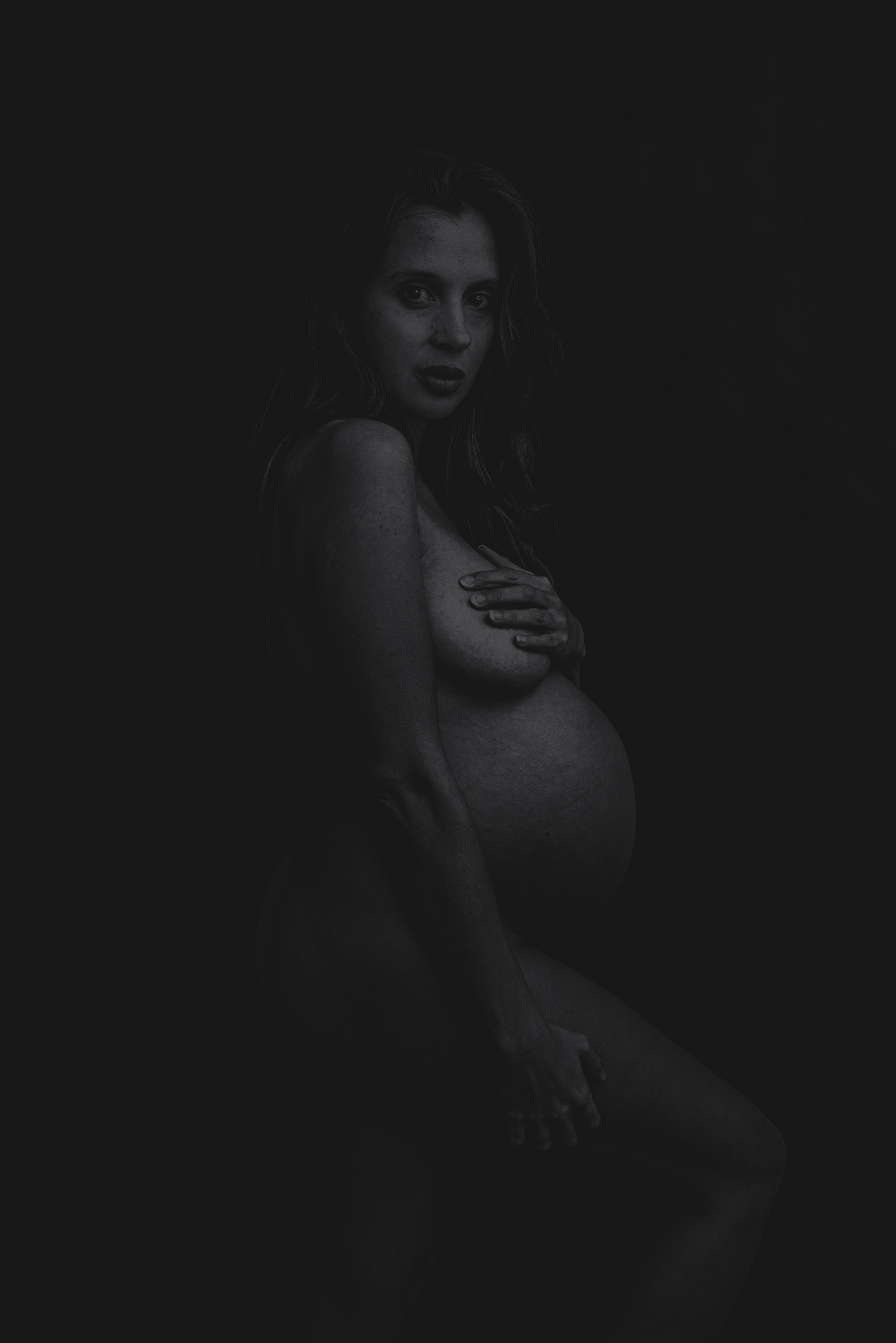 black-and-nude-maternity-photography-marike-wink
