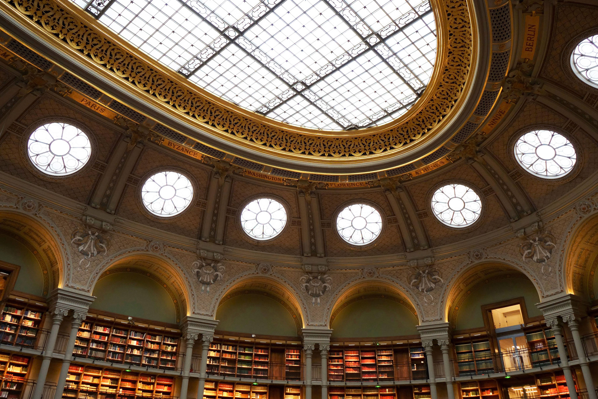 France, Paris, 2022-11-24. The ceiling of the reading room of the Bibliotheque nationale de France (National Library of France) at the Richelieu site (salle Ovale). Photograph by Lageat Perroteau / Hans Lucas.France, Paris, 2022-11-24. Le plafond de la salle de lecture de la Bibliotheque nationale de France du site Richelieu (salle Ovale). Photographie de Lageat Perroteau / Hans Lucas.