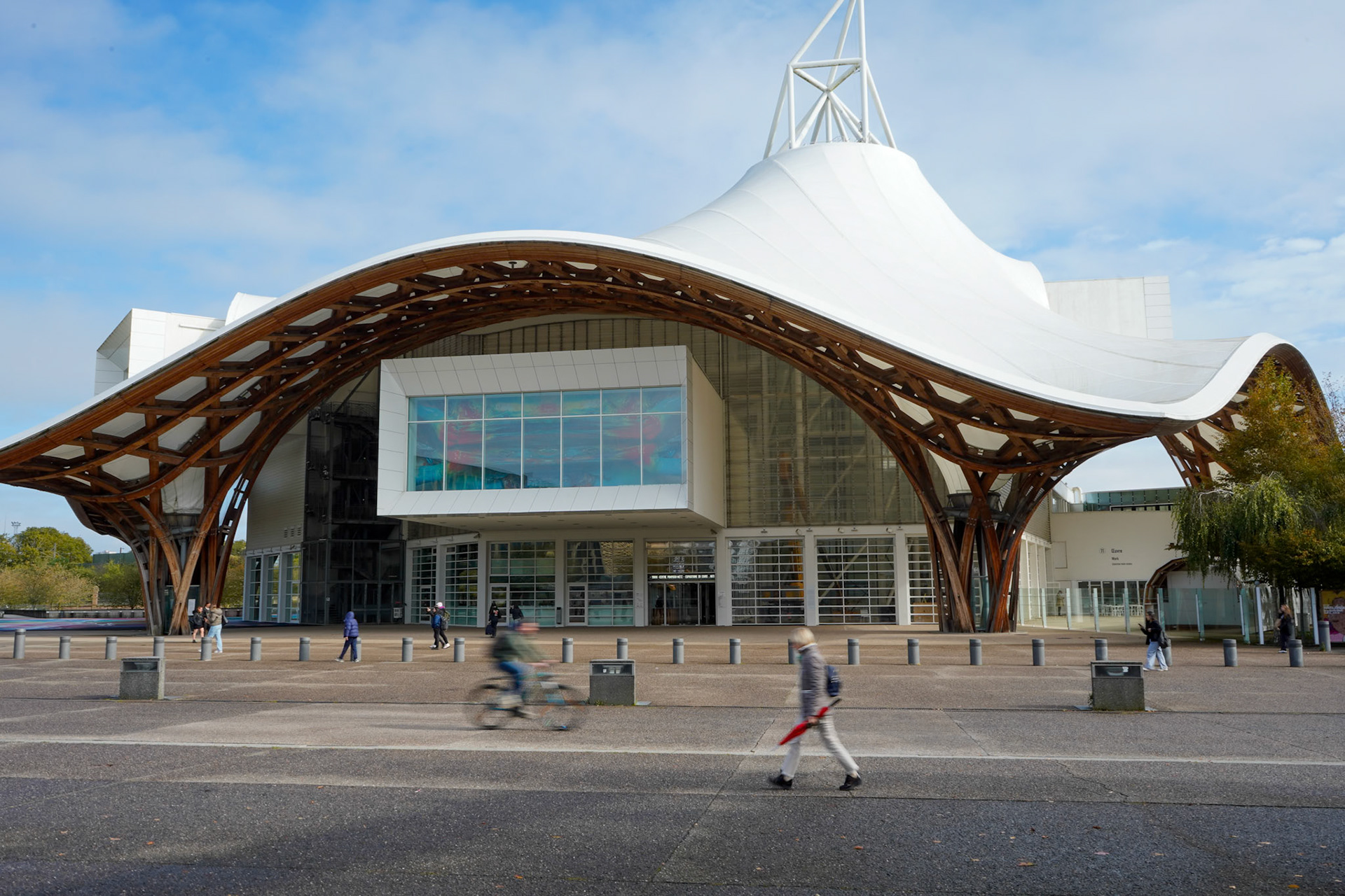 Metz, 14 October 2024, the Centre Pompidou Metz designed by architects Shigeru Ban and Jean de Gastines in 2010. Photograph by Lageat Perroteau / Hans Lucas.Metz, 14 octobre 2024, le Centre Pompidou Metz conçu par les architectes Shigeru Ban et Jean de Gastines en 2010. Photographie Lageat Perroteau / Hans Lucas.