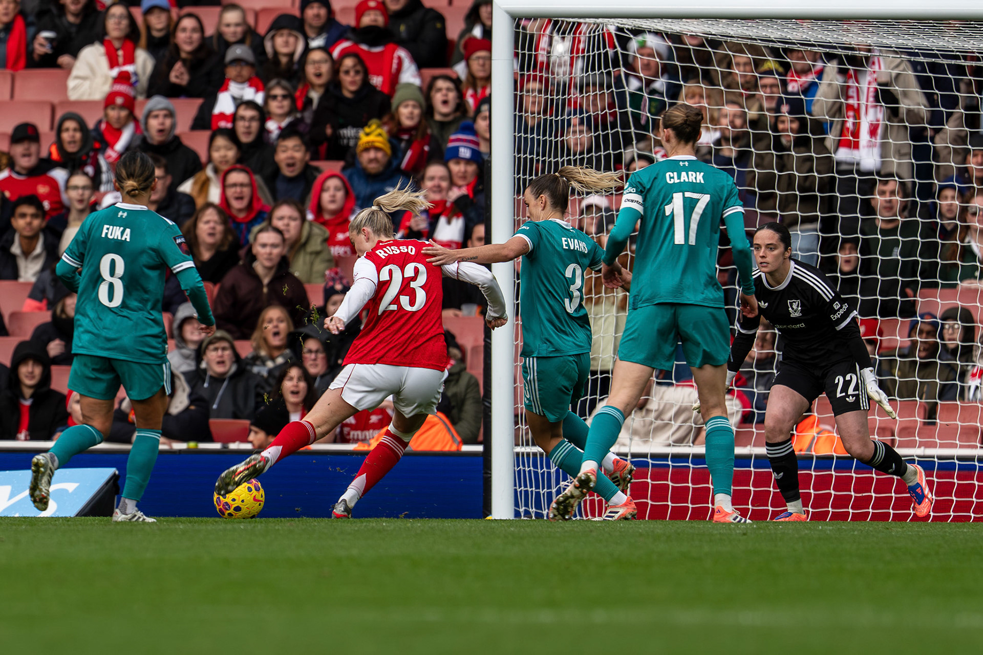 Emirates Stadium, London, UK – 6 December 2025: Arsenal Women face Liverpool Women in a Barclays Women’s Super League fixture at the Emirates Stadium. (Photo by Ali Habib)