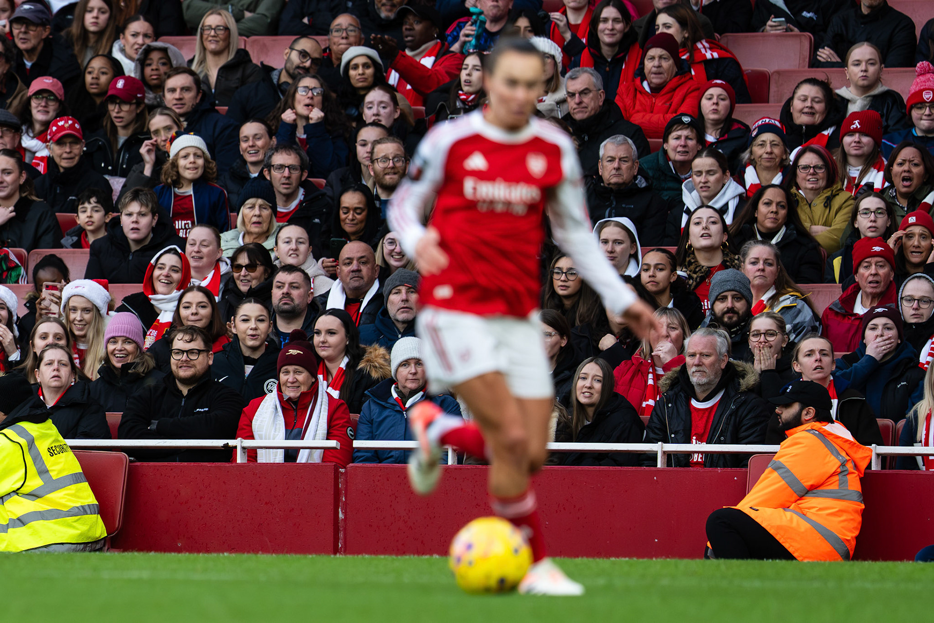 Emirates Stadium, London, UK – 6 December 2025: Arsenal Women face Liverpool Women in a Barclays Women’s Super League fixture at the Emirates Stadium. (Photo by Ali Habib)