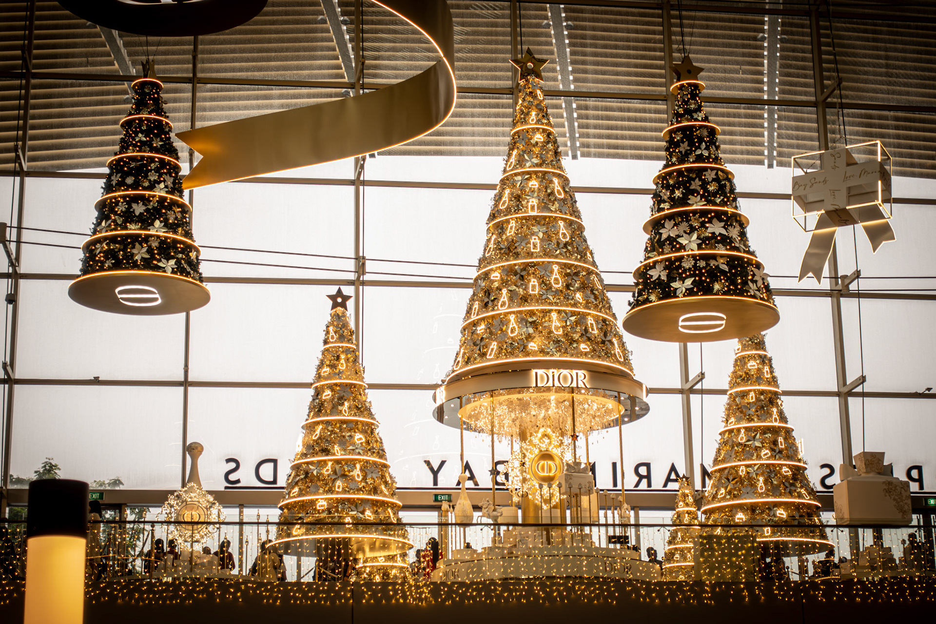 Floating Xmas Tree @ MBS