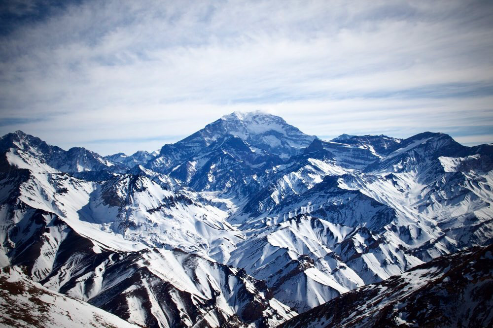 Vista del Cerro Aconcagua desde el Cerro Guimon - Mendoza, Argentina -