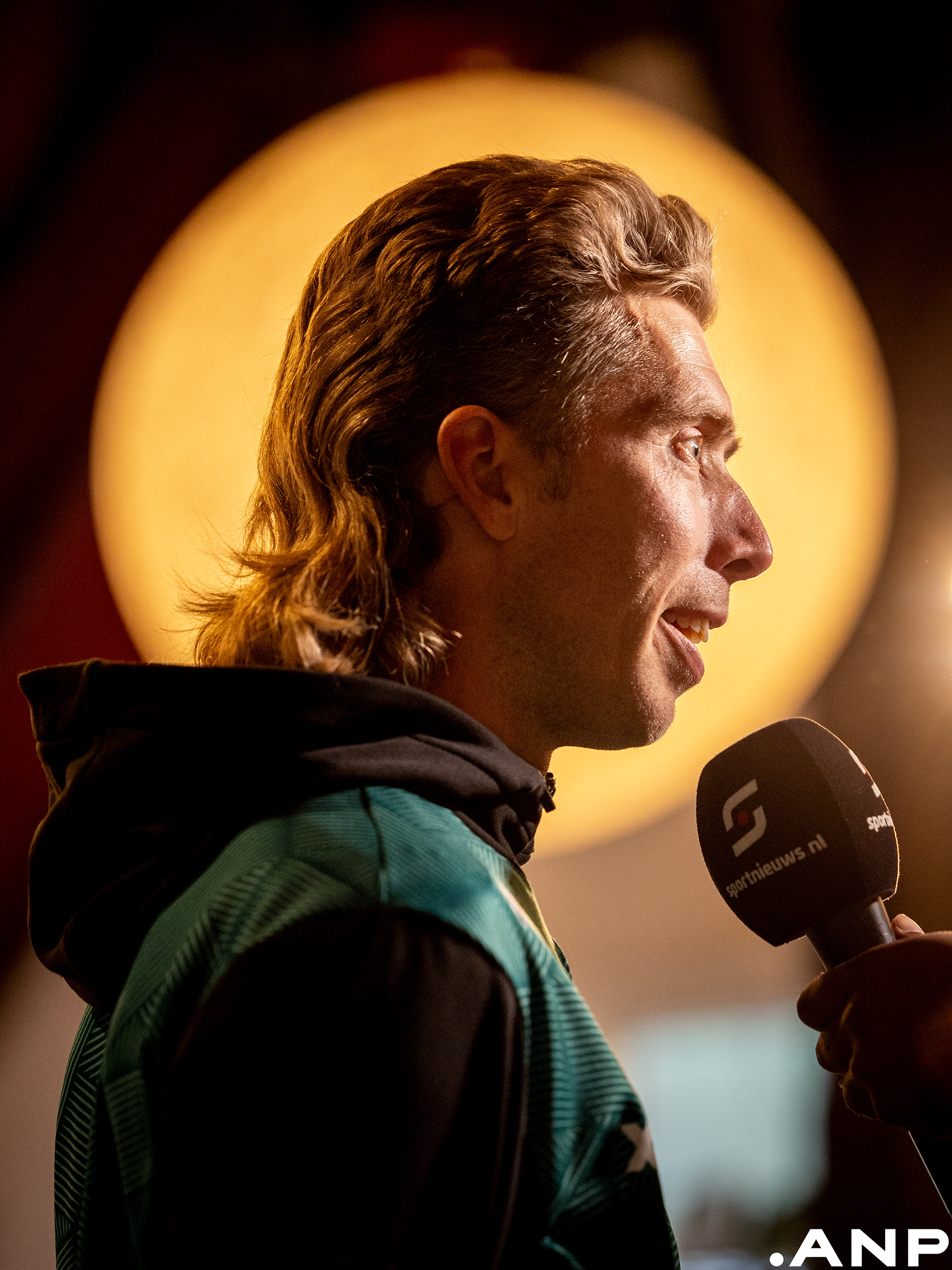 Jorrit Bergsma tijdens de presentatie van schaatsteam Albert Heijn Zaanlander. De schaatsers bereiden zich voor op het olympische seizoen. I.o.v. ANP Foto