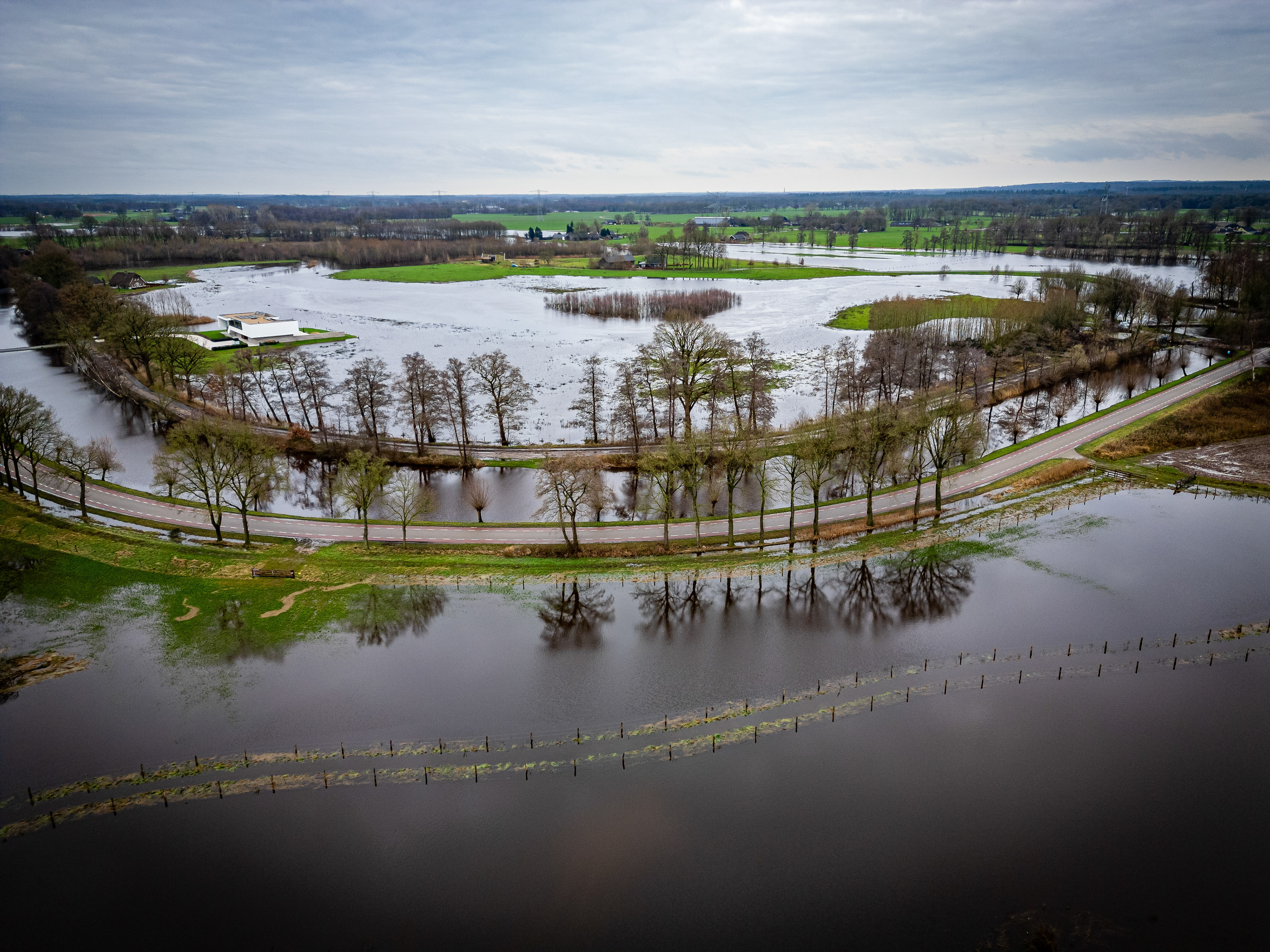 Hoogwater langs de Regge bij Hancate