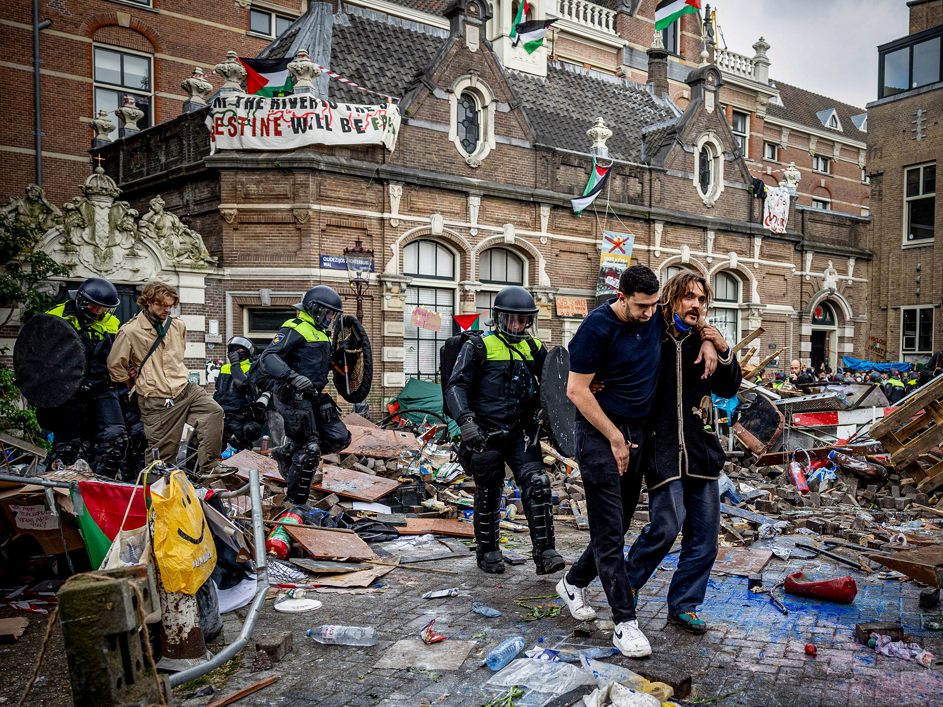 Politie beëindigd bezetting Universiteit van Amsterdam