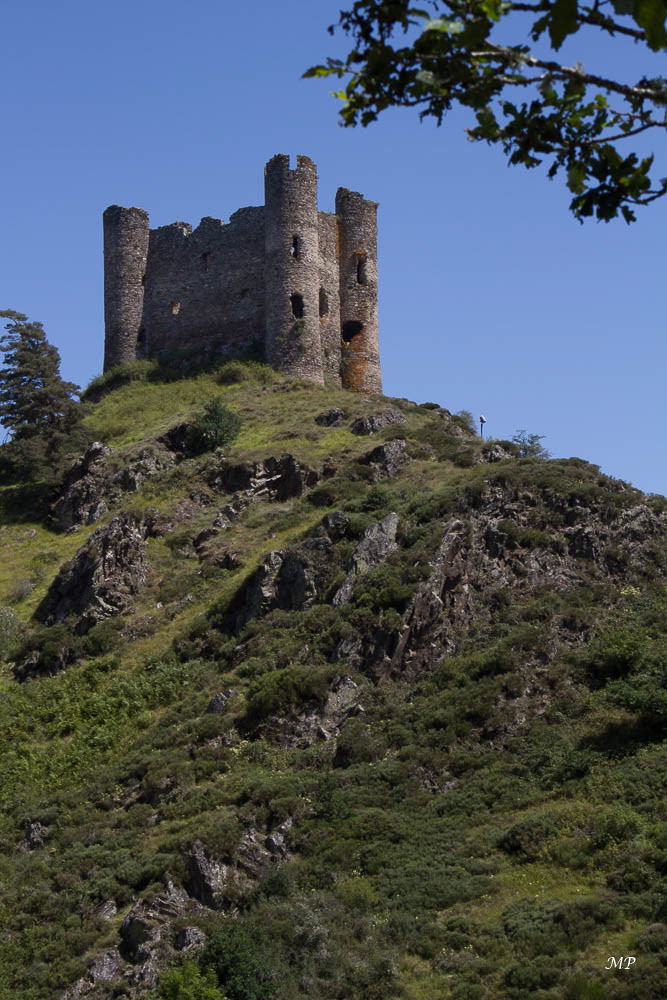 Auvergne - Château d'Alleuze (Cantal)