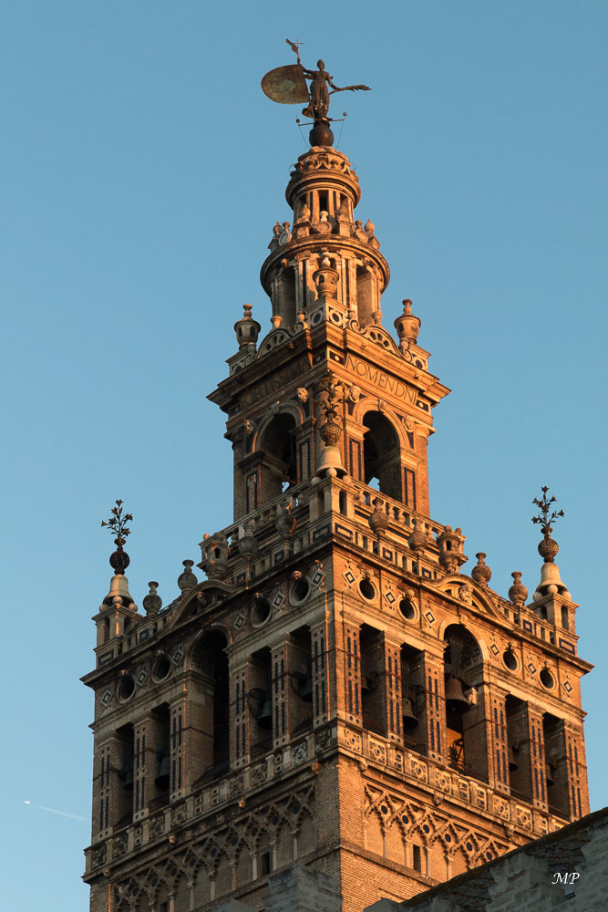 La Giralda (96m)