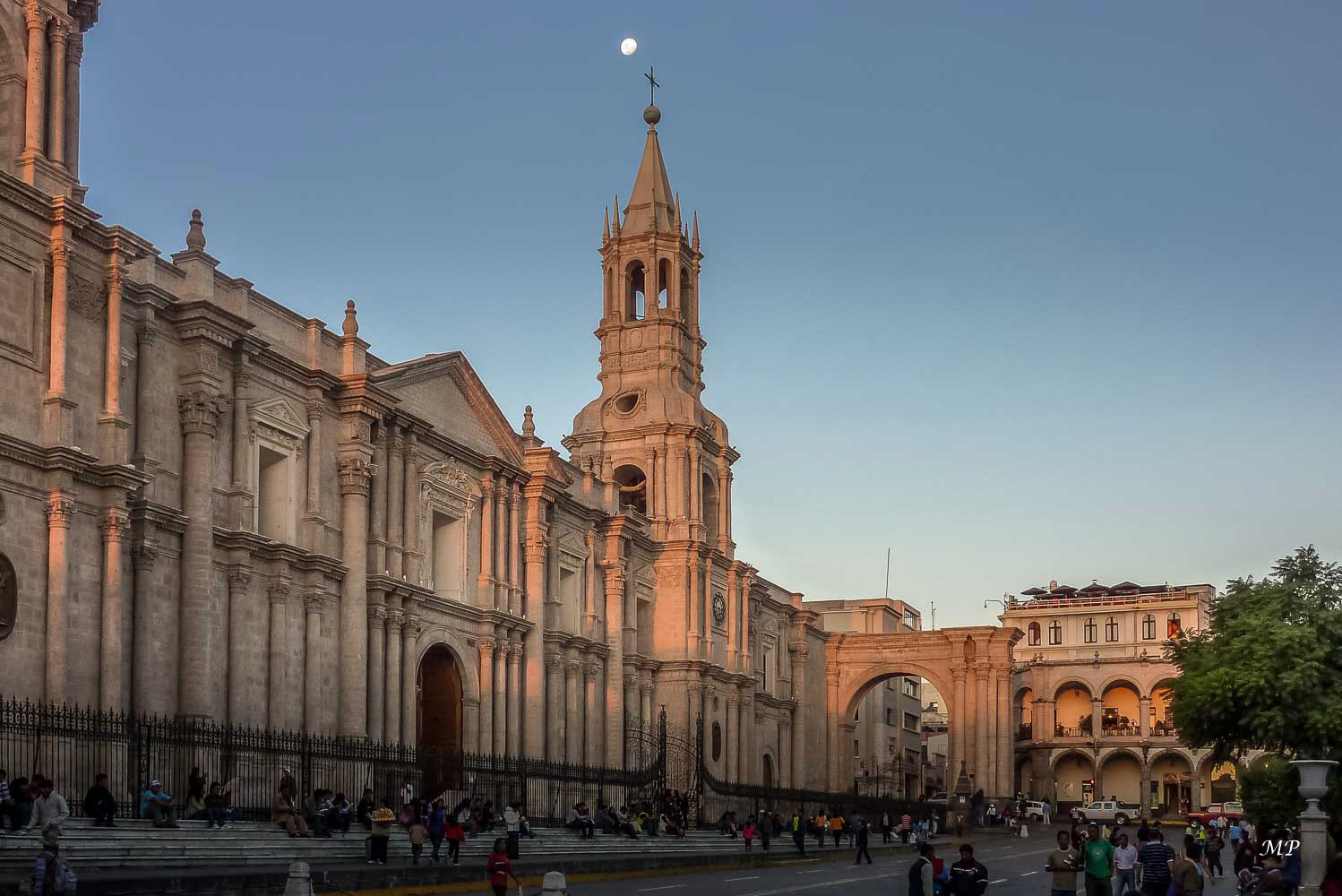 Arequipa - La cathédrale néoclassique du XVIIe siècle 