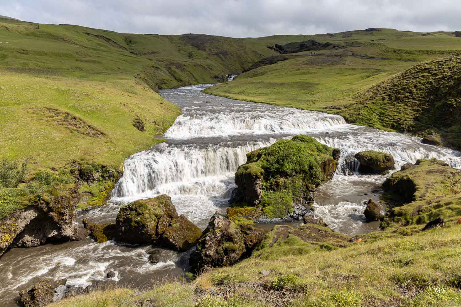 La rivière Skógá : De nombreuses chutes d'eau jalonnent son parcours