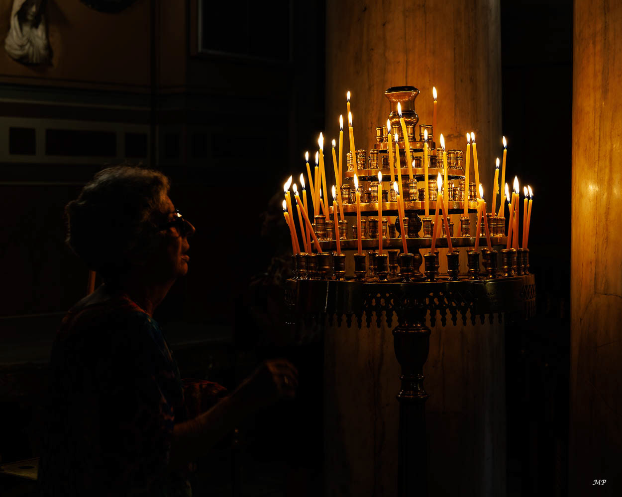 Dévotion dans la Cathédrale