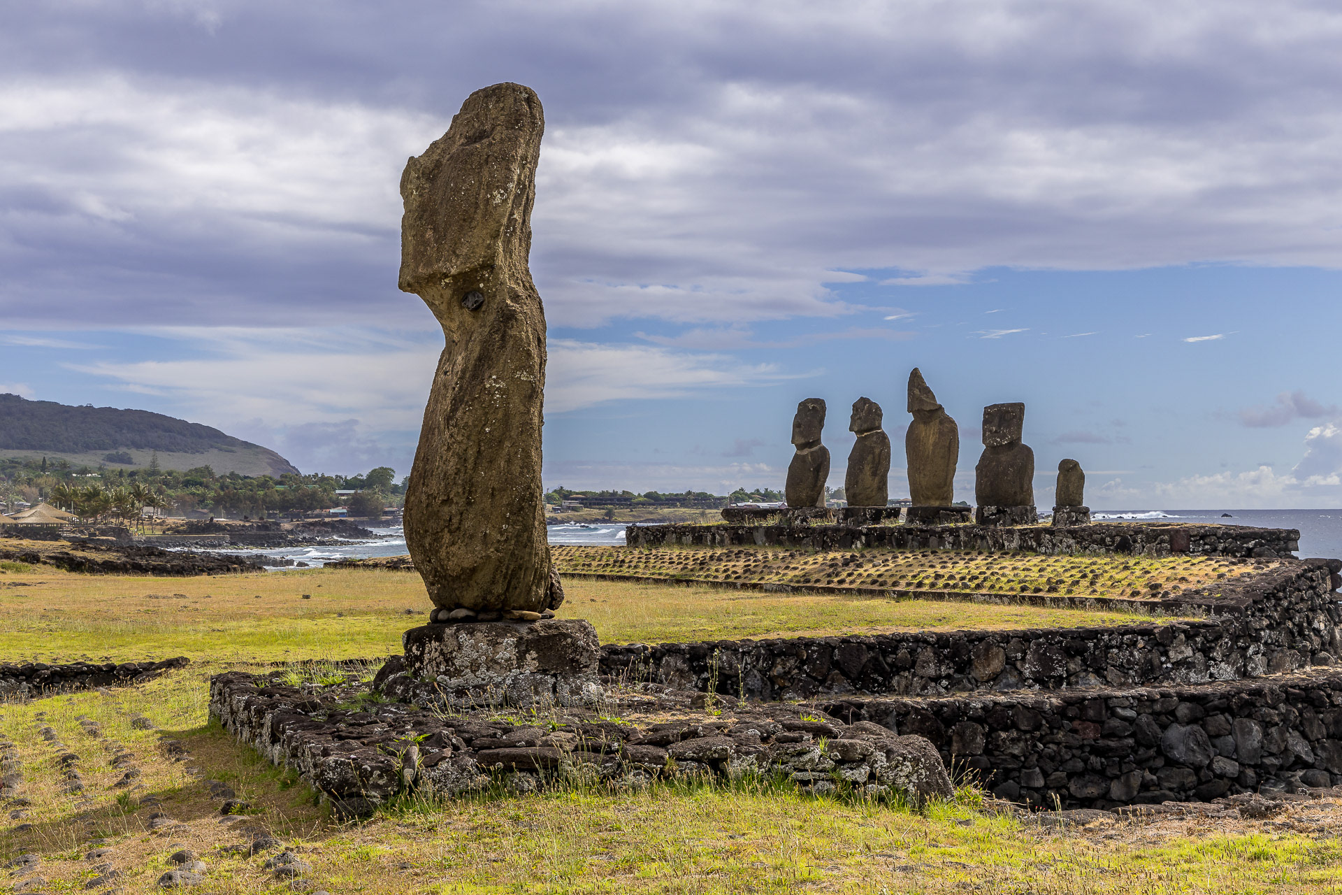 Le site archéologique de Tahai est l’un des plus anciens peuplements de l’île dont les vestiges les plus anciens remontent à 700 après JC.