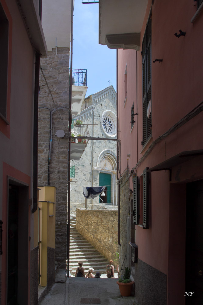 Il est rafraîchissant de se perdre dans le dédale de ruelles de  Corniglia.