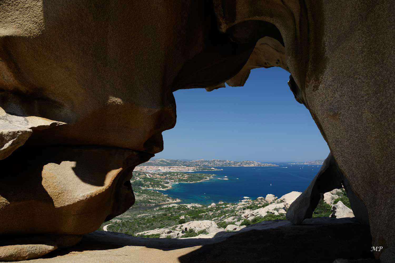 Capo d'Orso - Déchiqueté et ciselé par la mer et les vents, le Cap de l'Ours doit son nom à un grand rocher dont la silhouette évoque un ours.