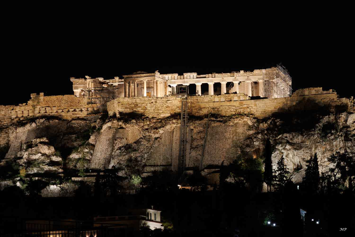 L'Acropole vu d'un toit terrasse