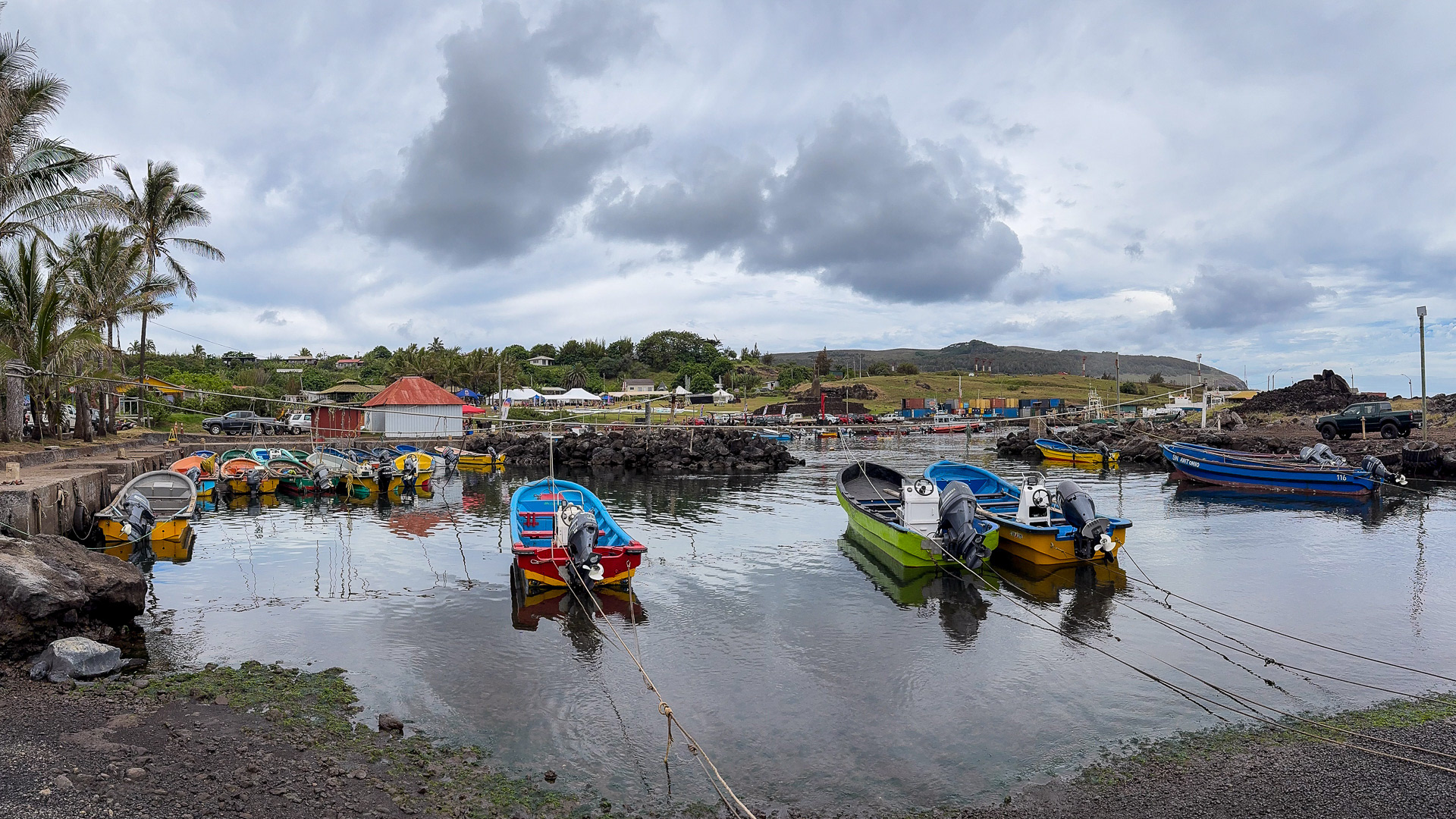 Hanga Piko est un petit port de pêche