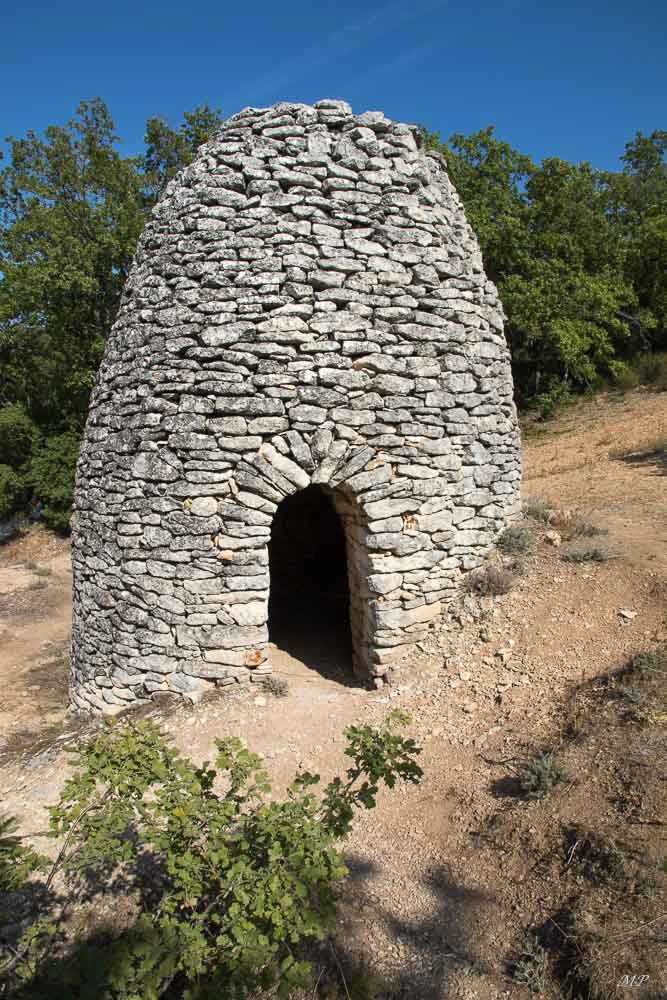 Borie sur le Plateau des Claparèdes (Vaucluse)