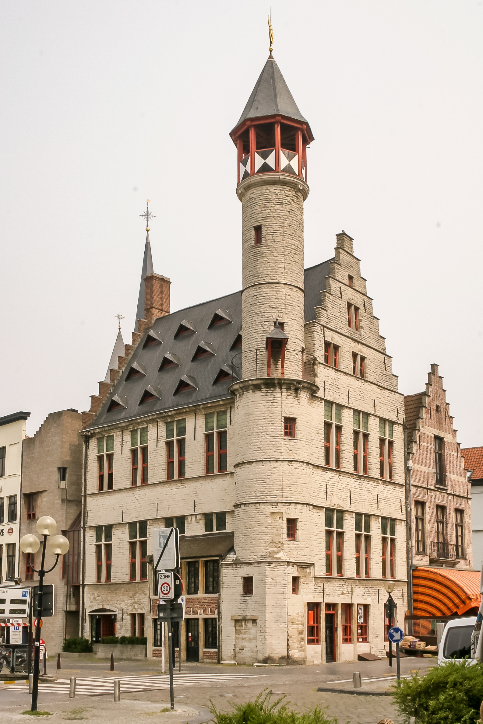Gand, la maison à tourelle de 1450, Het Toreken, appartenait à la corporation des tanneurs
