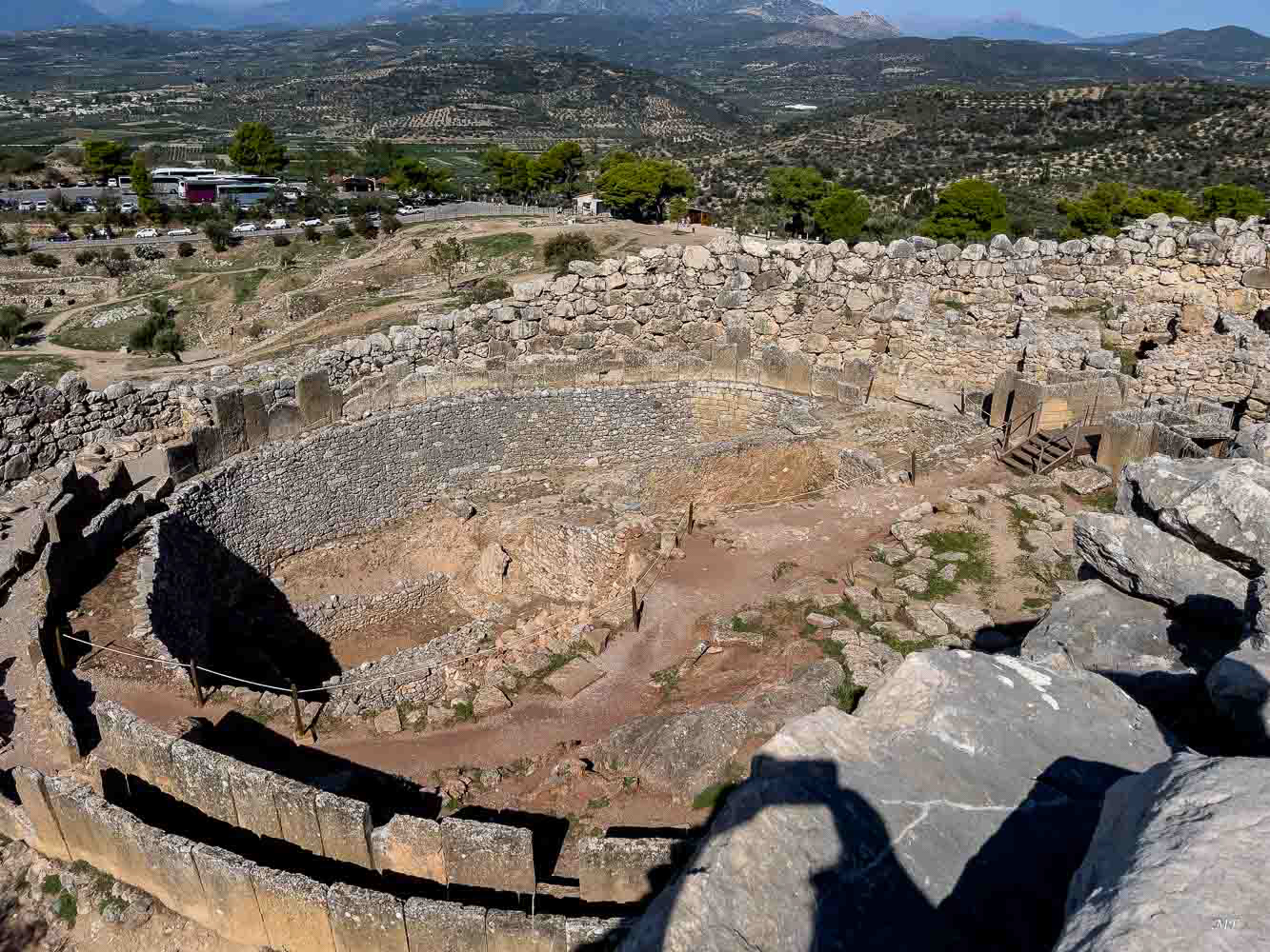 Mycènes - Le cercle royal et ses tombes datent du XIIe avant JC