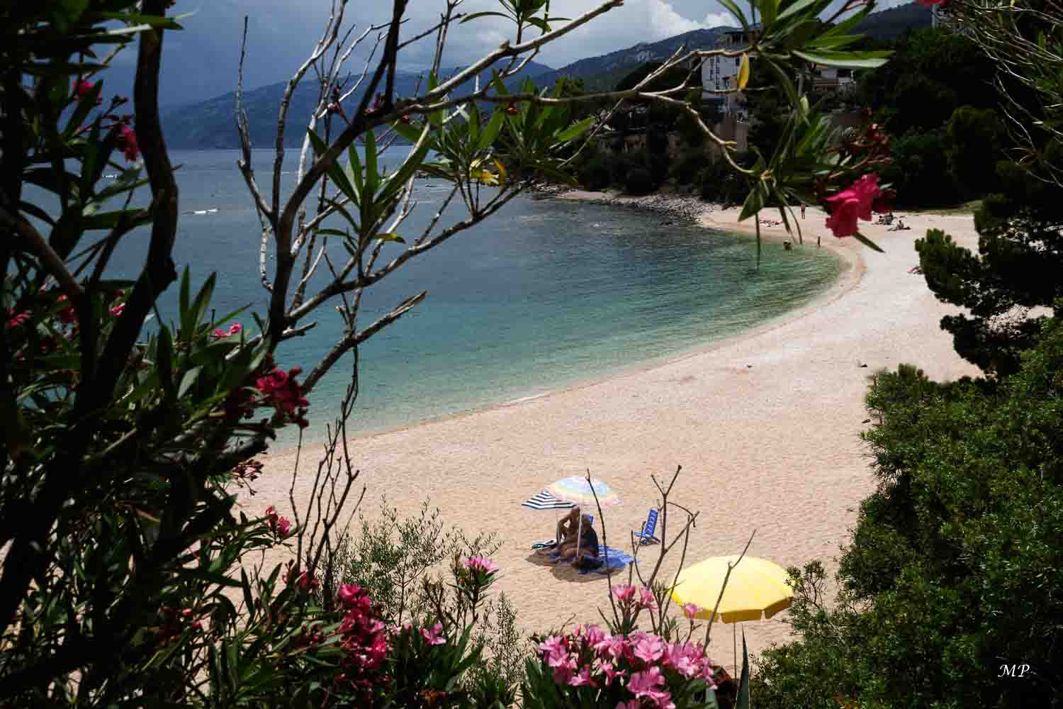 Cala Gonone - A une dizaine de km d'Orosei, la petite station balnéaire est nichée au pied du massif du Gennargentu.