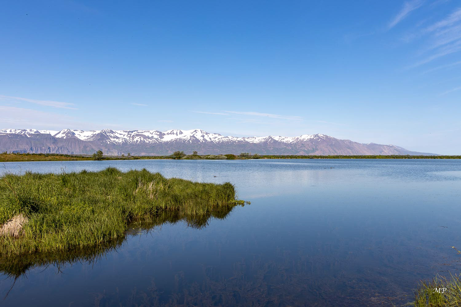 Viknafjökull : La chaîne enneigée du Viknafjökull près de Kusavik