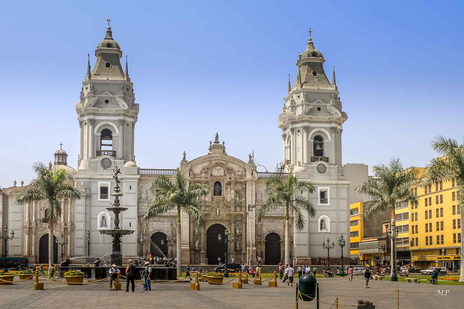 Lima, Plaza Mayor : la  cathédrale Saint-Jean