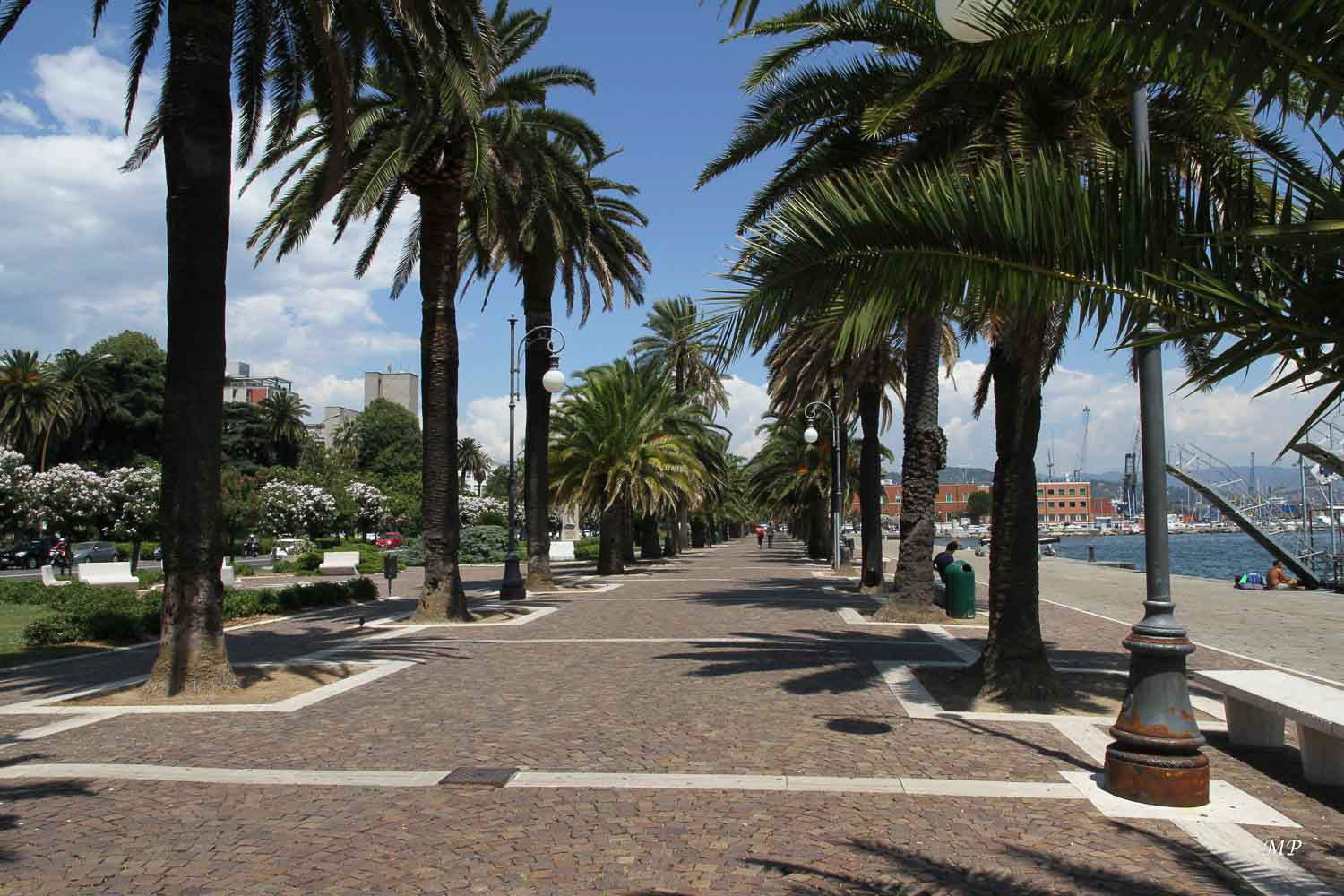 La Spezia est bien aérée avec de beaux espaces verts et de larges avenues.