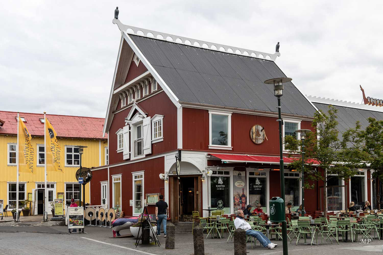Reykjavik - Fálkahúsið (la " fauconnerie "). Cette grande bâtisse de 1888 est une reconstruction de la fauconnerie d'origine qui servait à garder les précieux rapaces, très recherchés, des rois étrangers aux siècles passés.