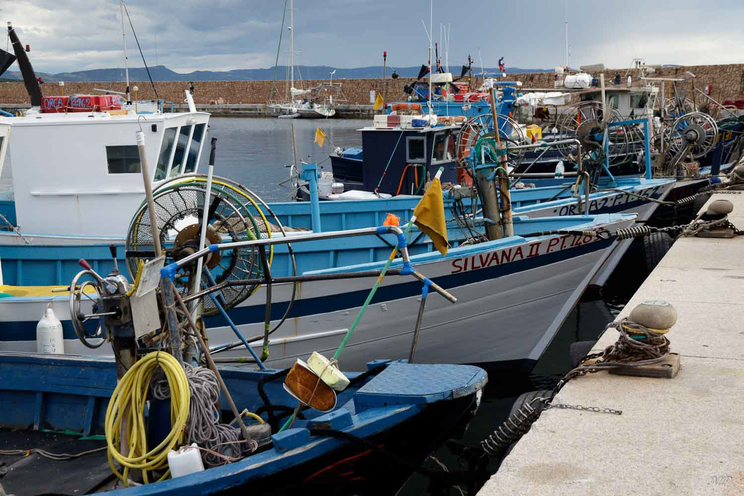 Isola Rossa - A une vingtaine de km au nord de Castelsardo, ce charmant village de pêcheurs sommeille au pied d'une tour aragonaise du XVIe siècle.