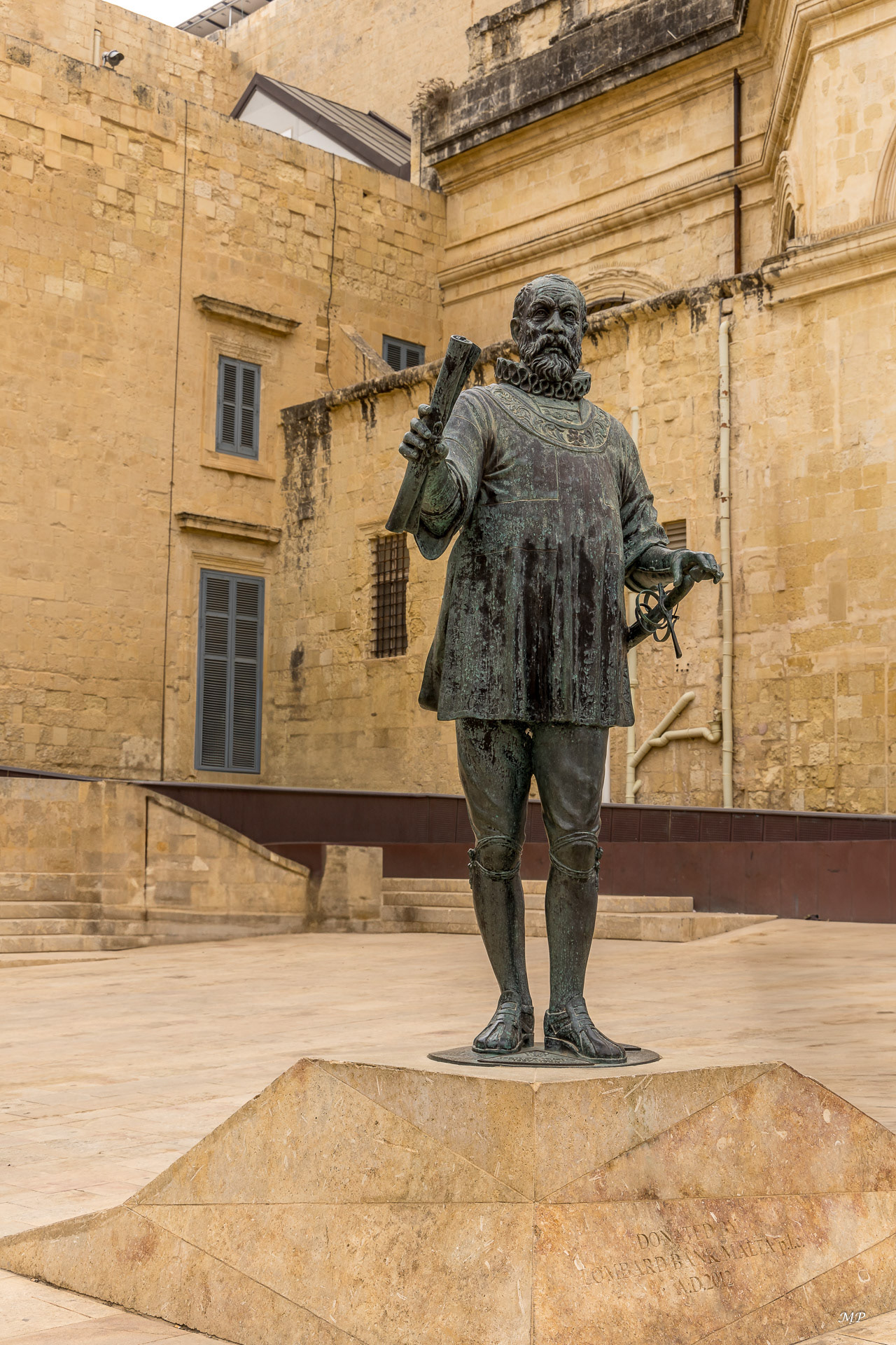 Statue de Jean de La Valette, le chevalier français fondateur de la cité