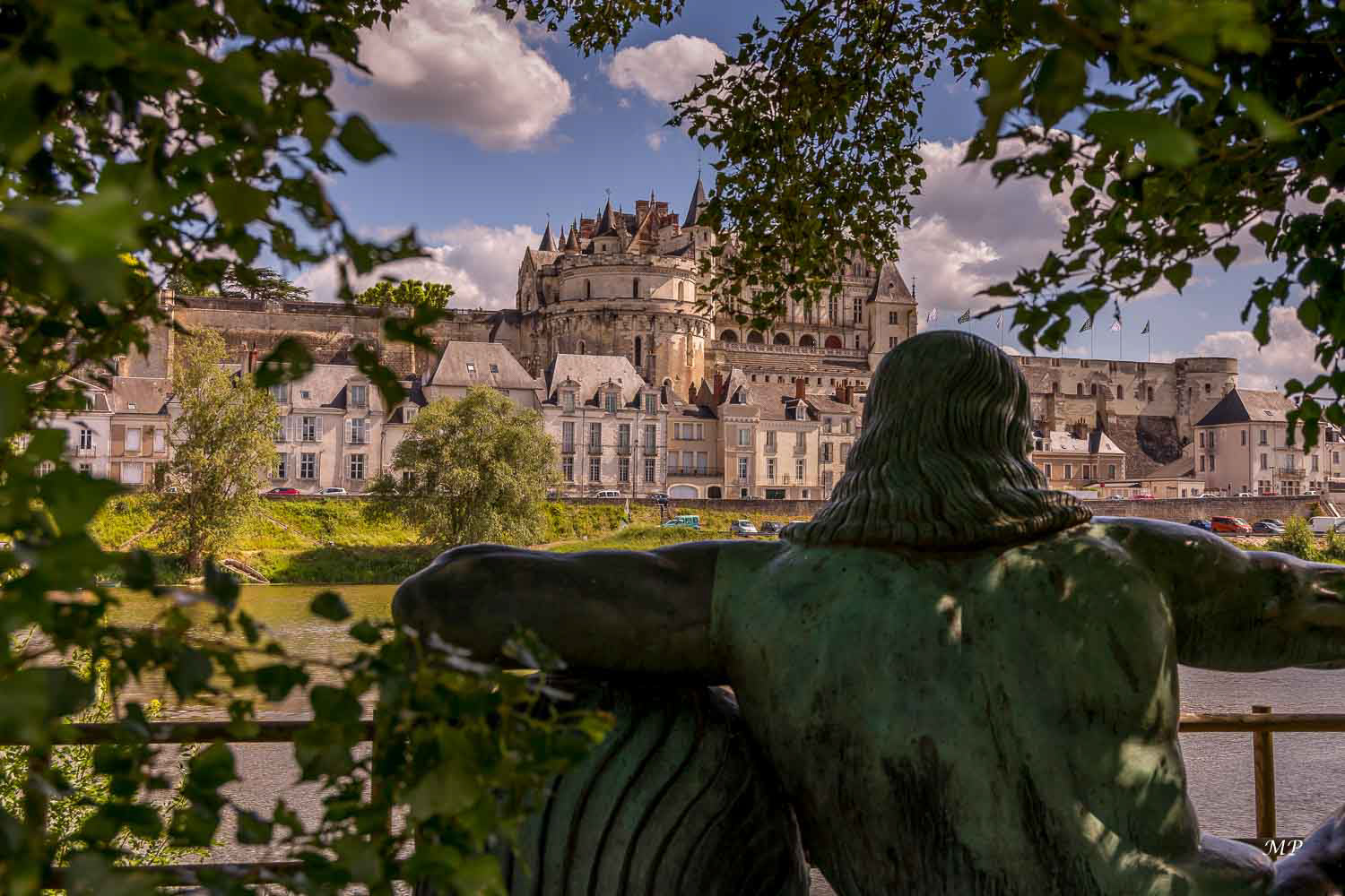 Léonard de Vinci contemple le château d'Amboise (37)