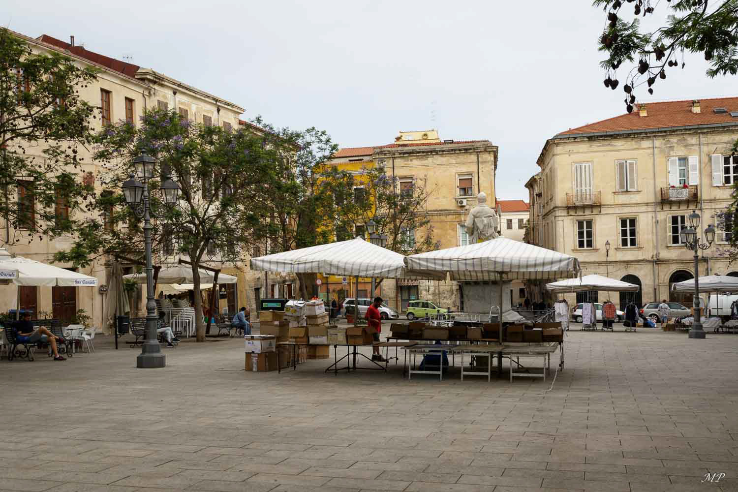 Sassari est la grande ville du nord et la deuxième de Sardaigne. C'est aussi la 1ère vieille ville médiévale que l'on découvre lorsqu'on débarque à Porto Torres