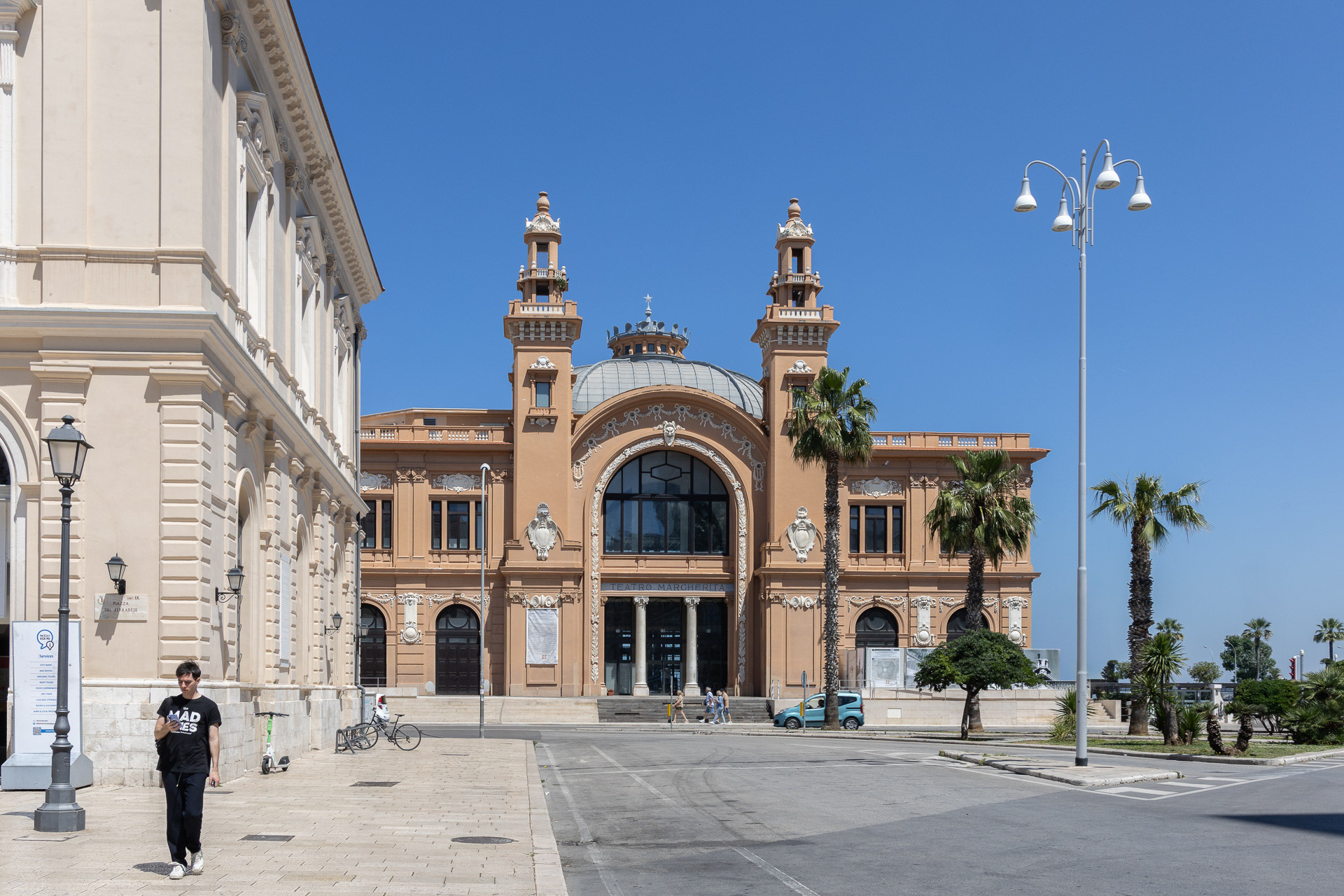 Bari, le théâtre