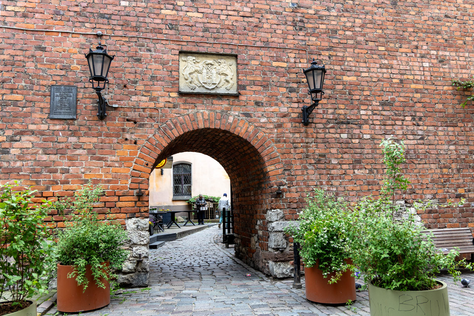 Riga - Entrée de la Cour de Saint-Jean, les remparts